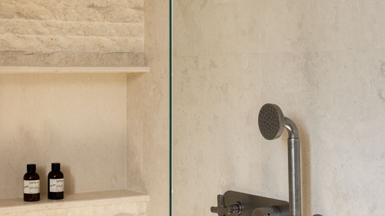 Photo of Bathroom in Les Baux-de-Provence