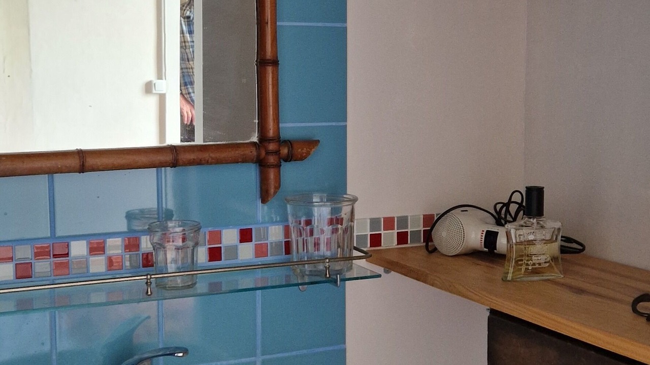 Photo of Bathroom in Troo