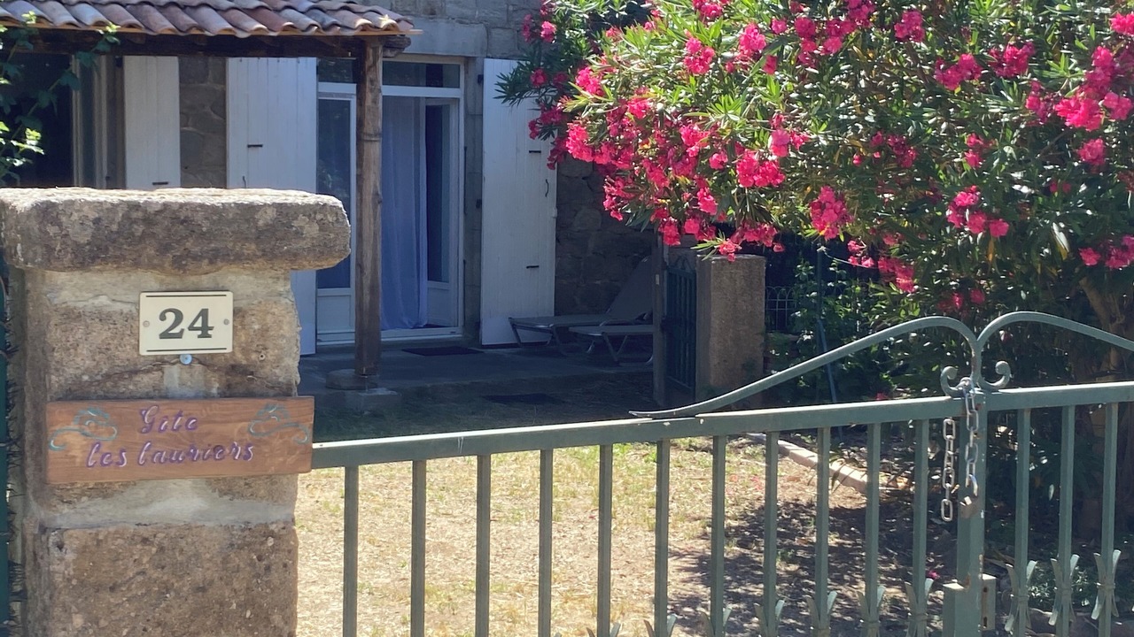 Photo of Outdoor in Ribes