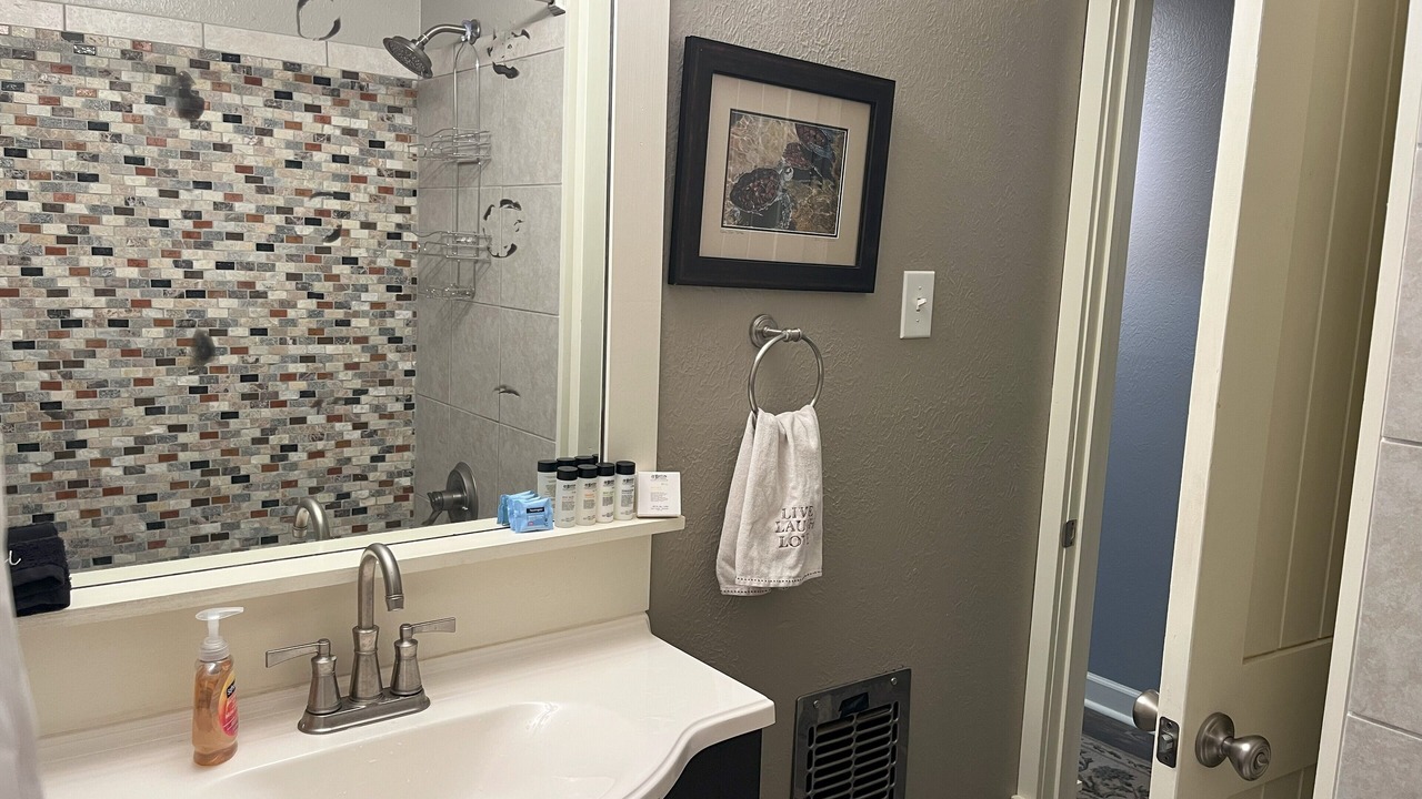 Photo of Bathroom in Highlands - Perkins