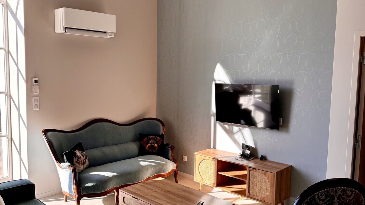 Photo of Livingroom in Saint-Sulpice-de-Faleyrens