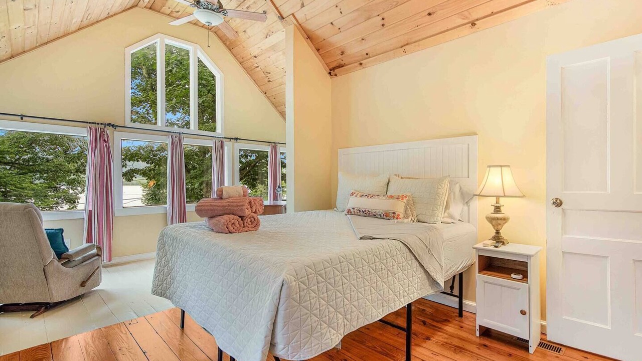 Photo of Bedroom in Richfield Springs