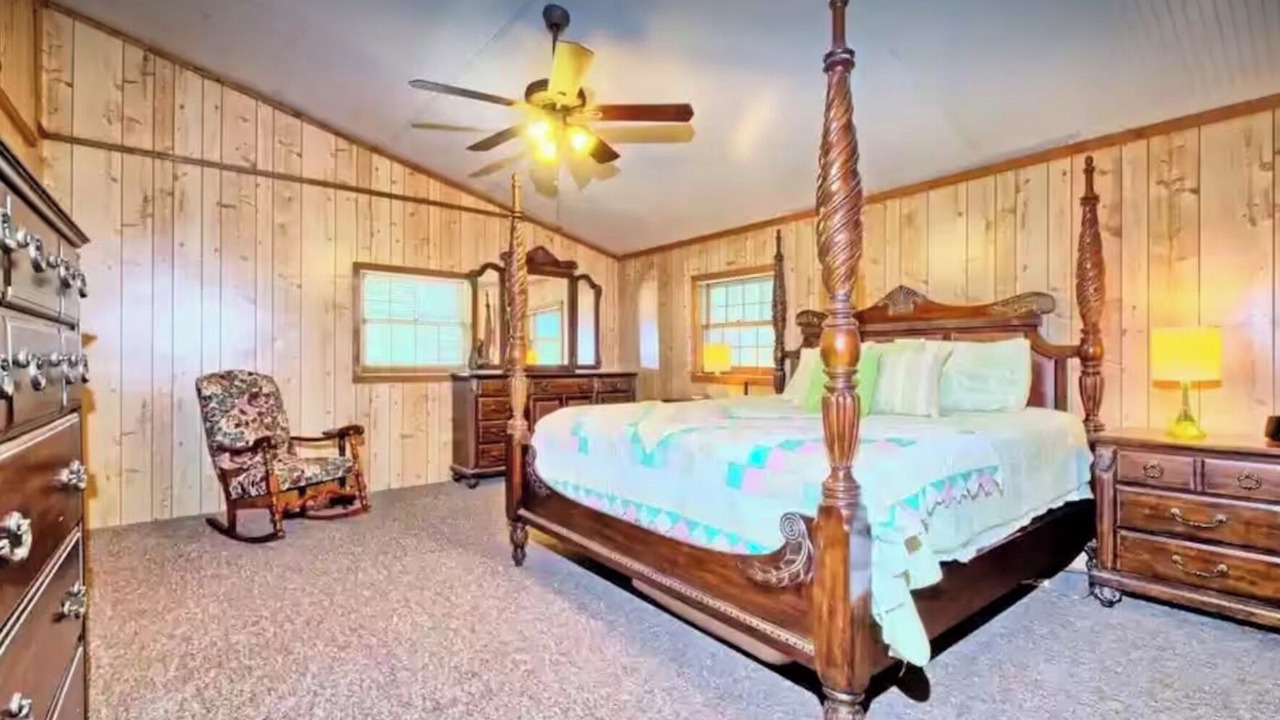 Photo of Bedroom in South Toledo Bend