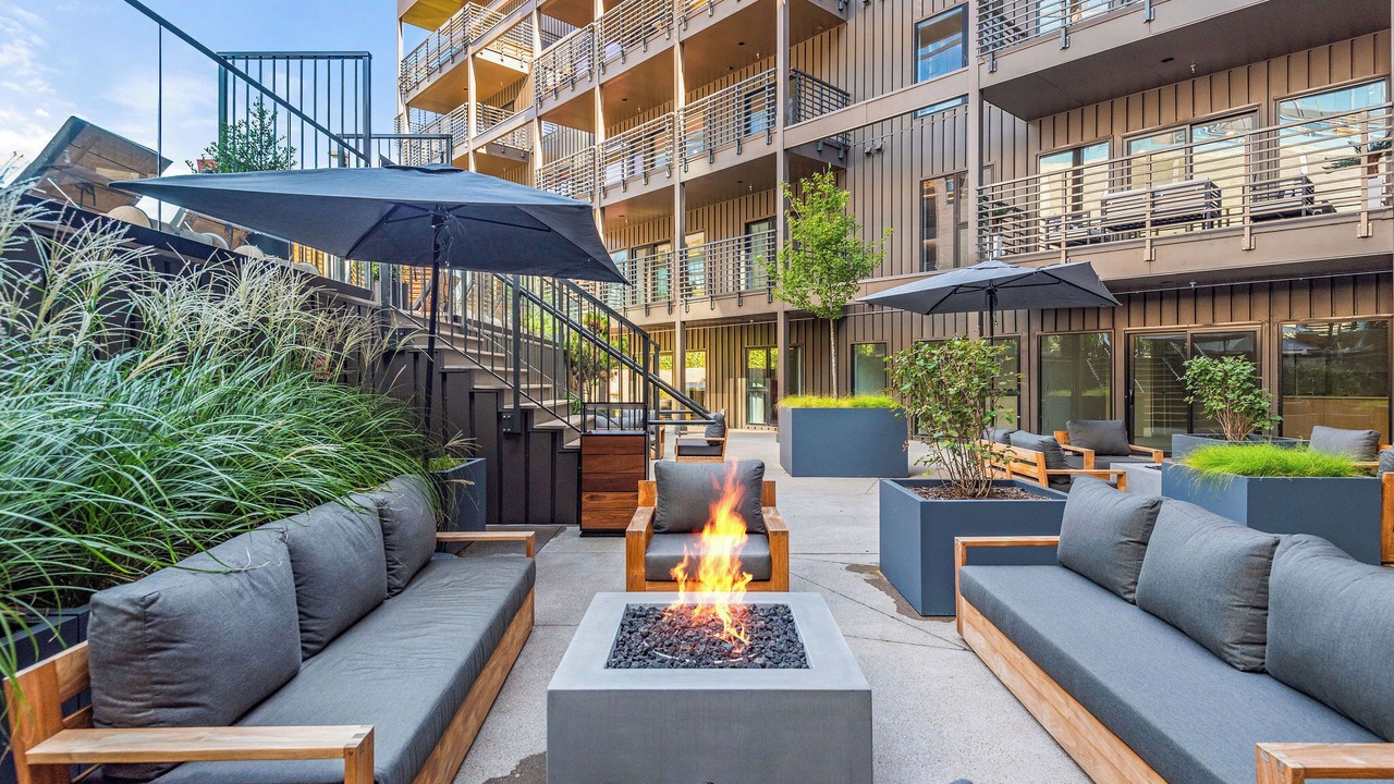 Photo of Patio Balcony in Eighth Avenue