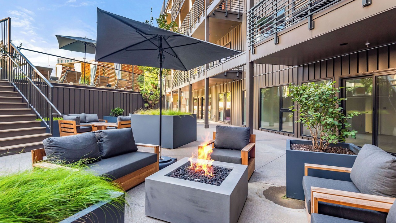 Photo of Patio Balcony in Eighth Avenue