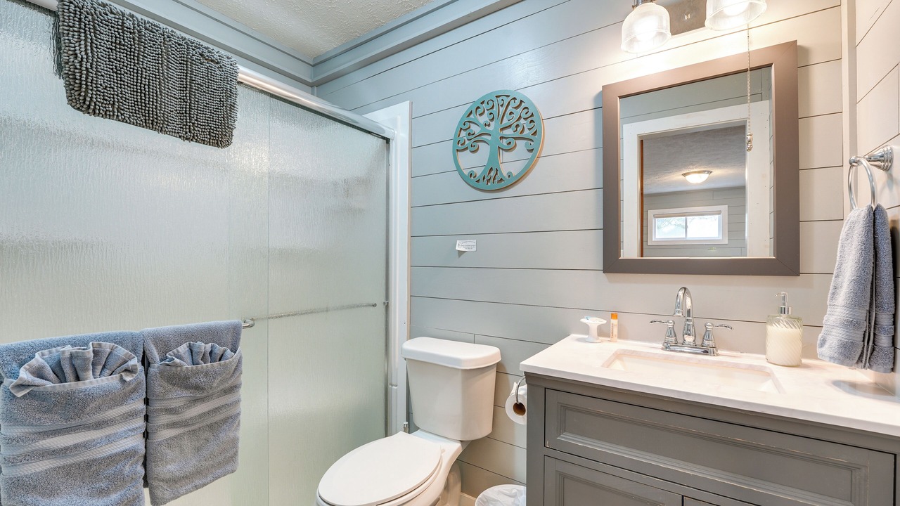 Photo of Bathroom in Cape Fair