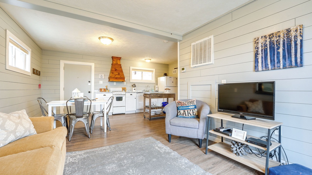 Photo of Livingroom in Cape Fair