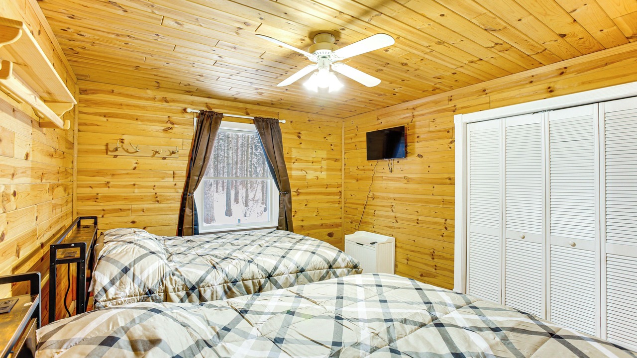 Photo of Bedroom in Cadillac