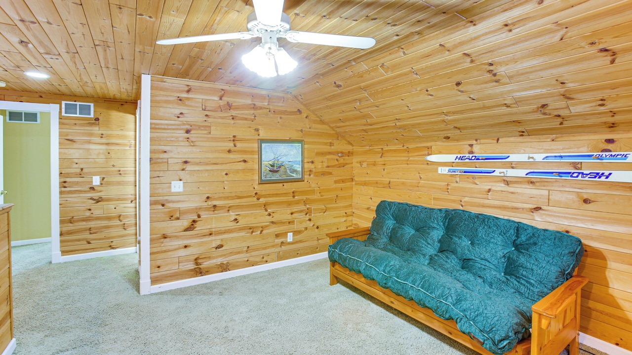 Photo of Livingroom in Cadillac