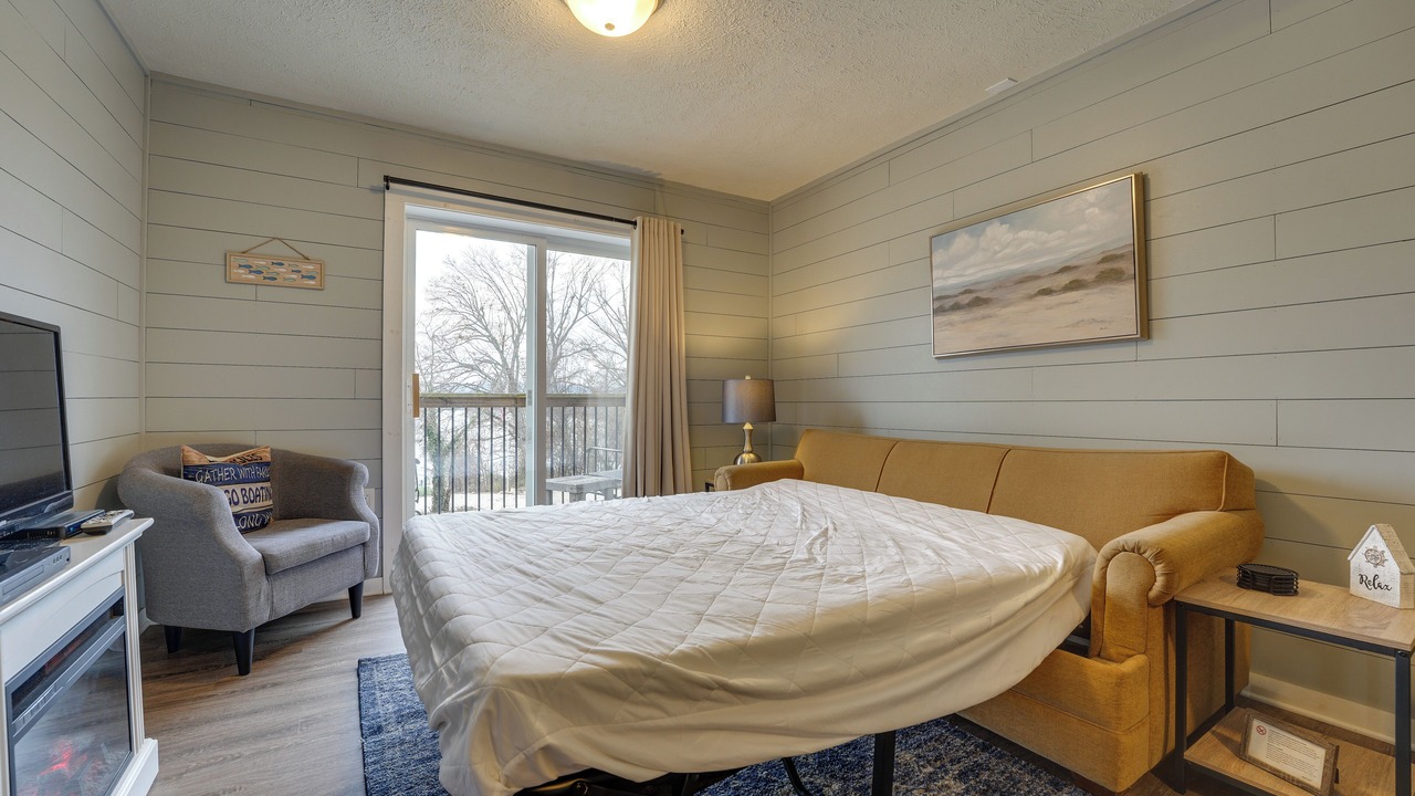 Photo of Livingroom in Cape Fair