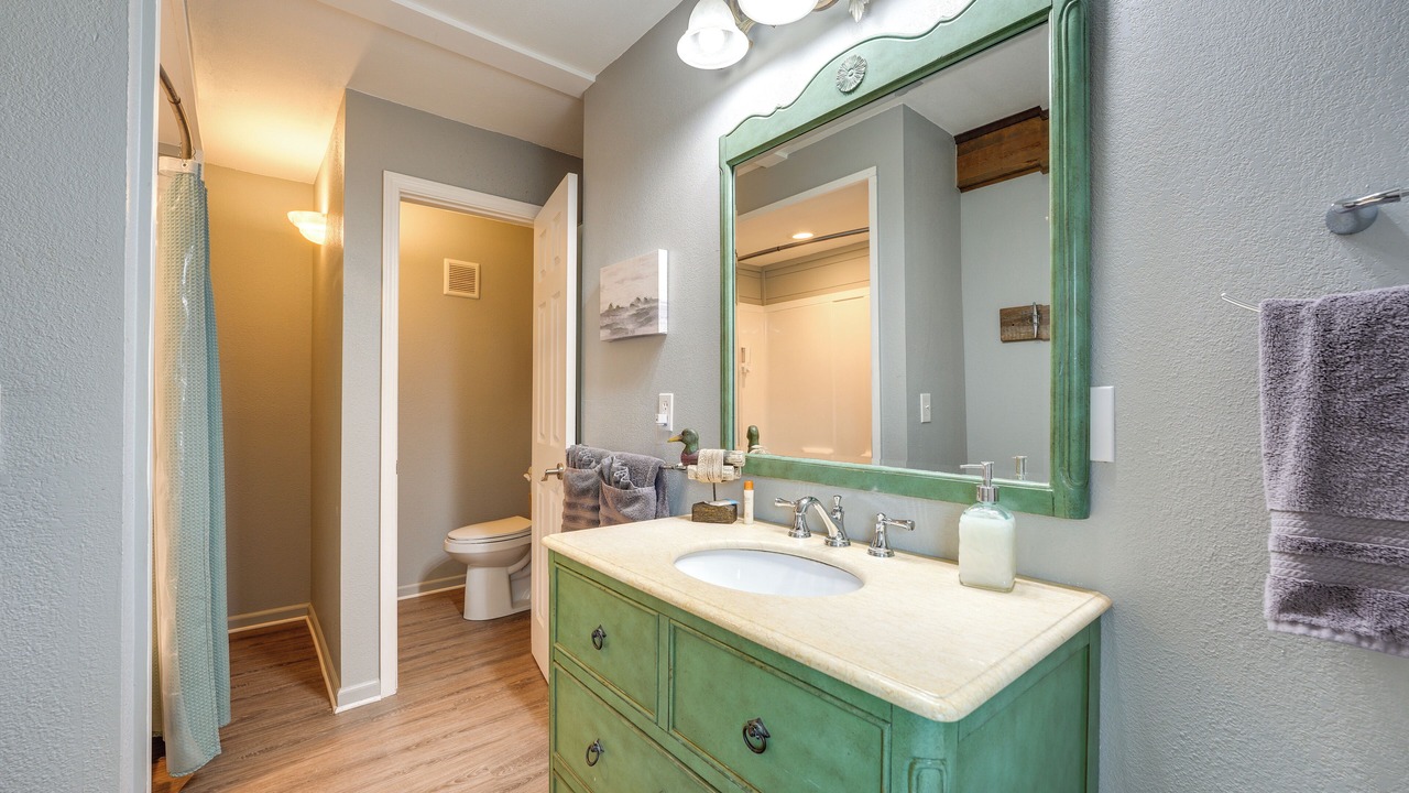 Photo of Bathroom in Cape Fair