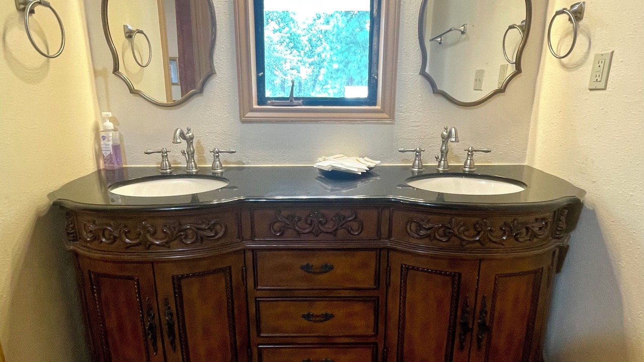 Photo of Bathroom in Smithville