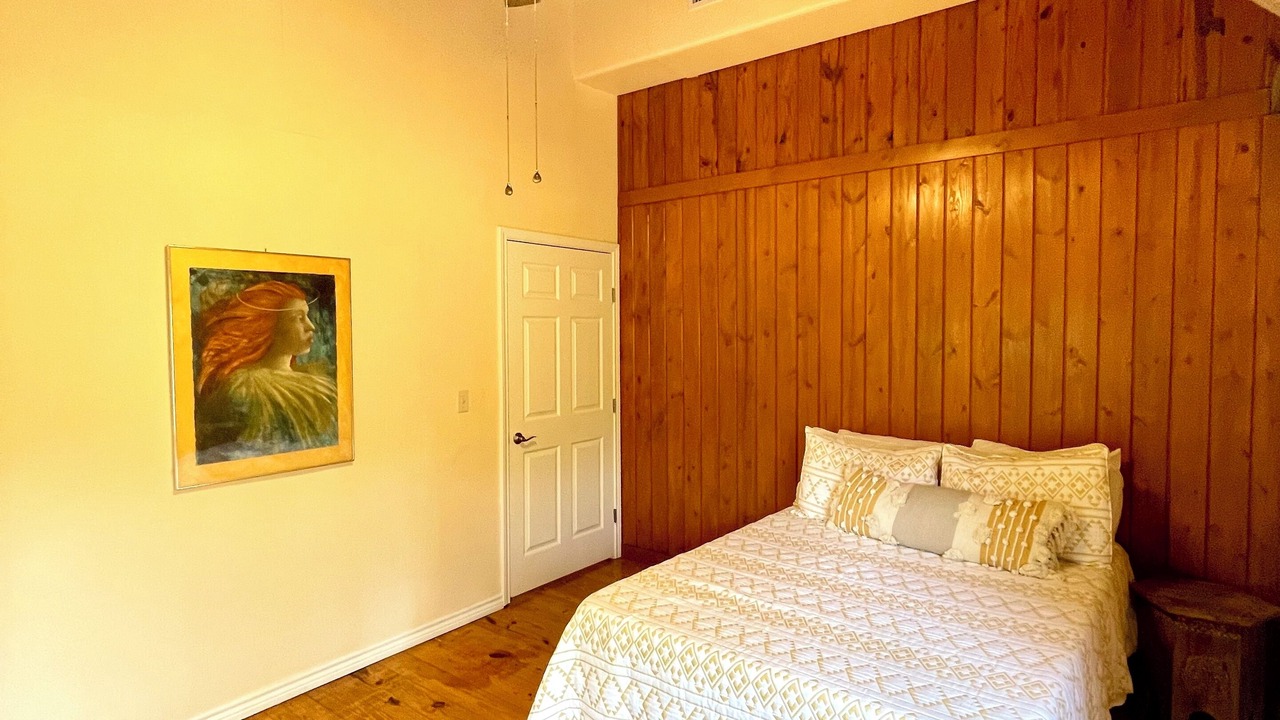 Photo of Bedroom in Smithville