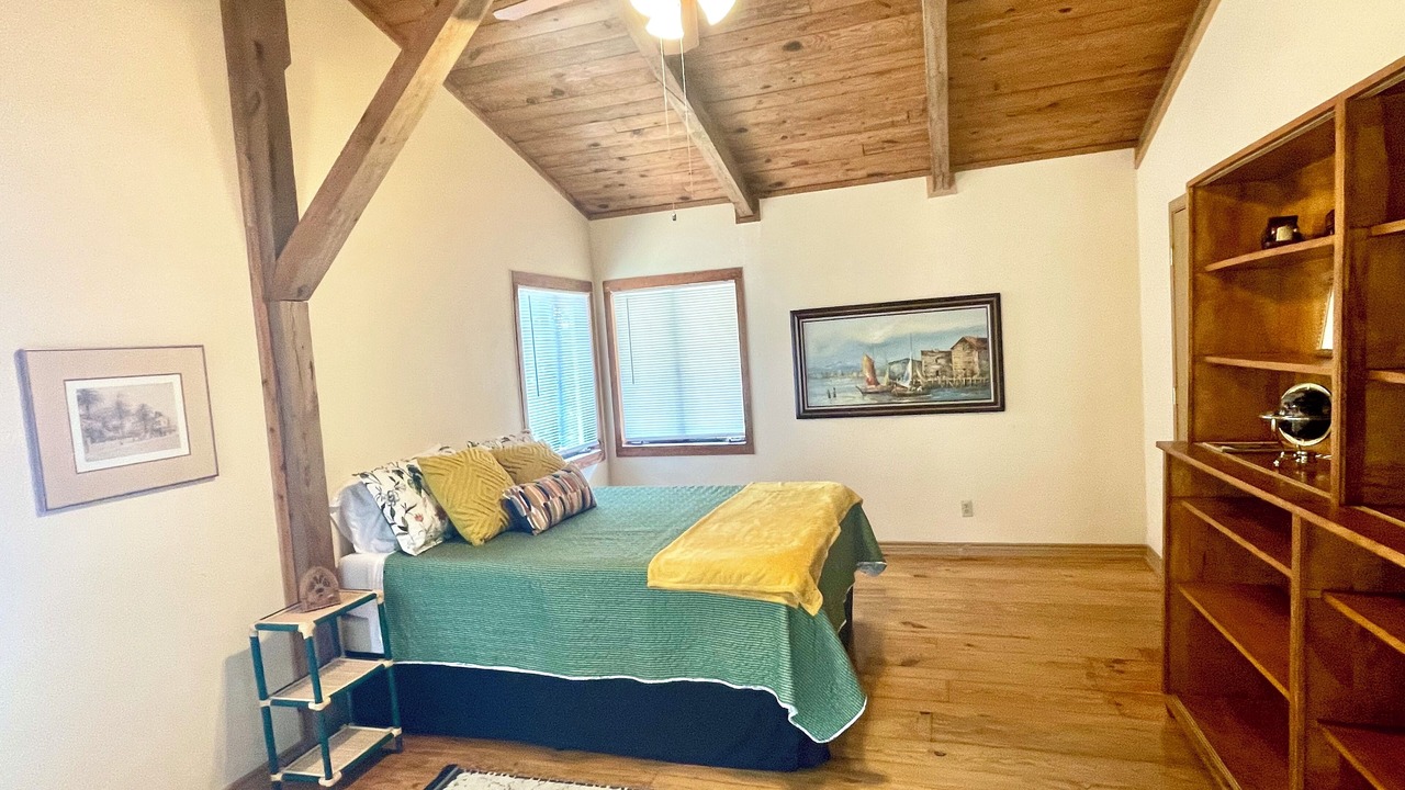 Photo of Bedroom in Smithville