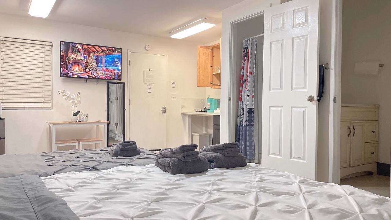 Photo of Bedroom in Midway City
