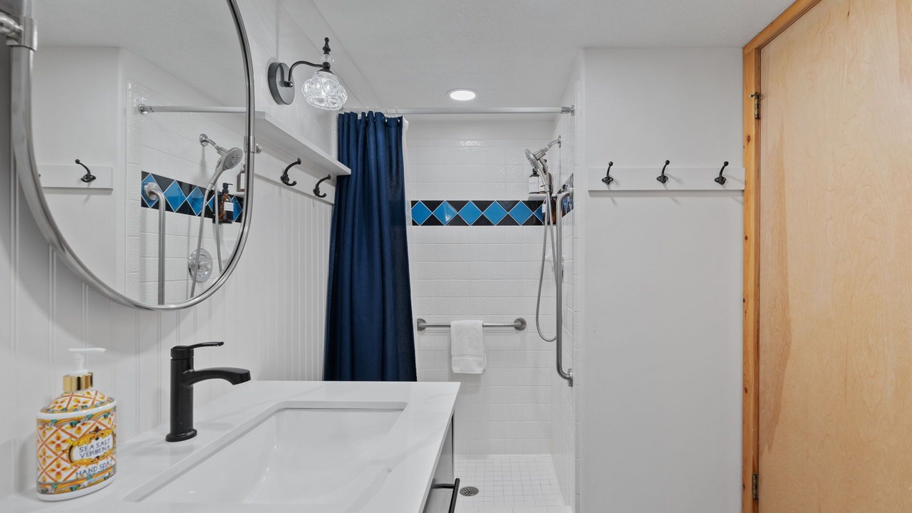 Photo of Bathroom in Eden