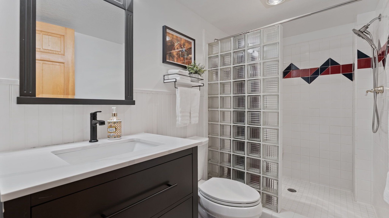 Photo of Bathroom in Eden