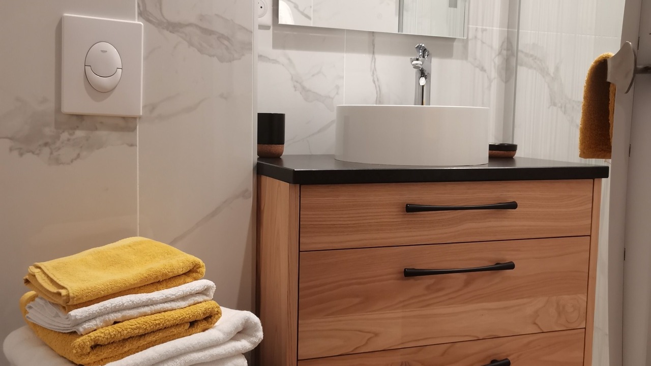 Photo of Bathroom in Troo