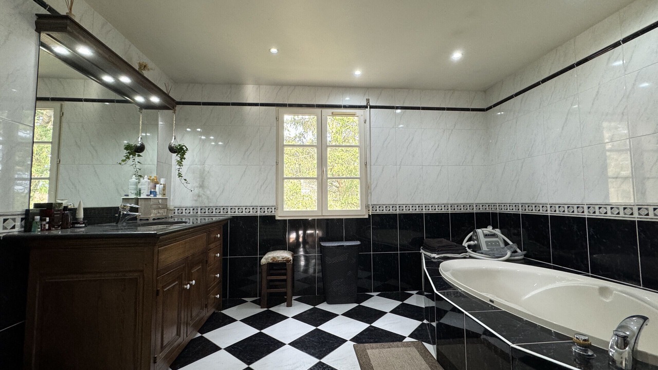 Photo of Bathroom in Spay