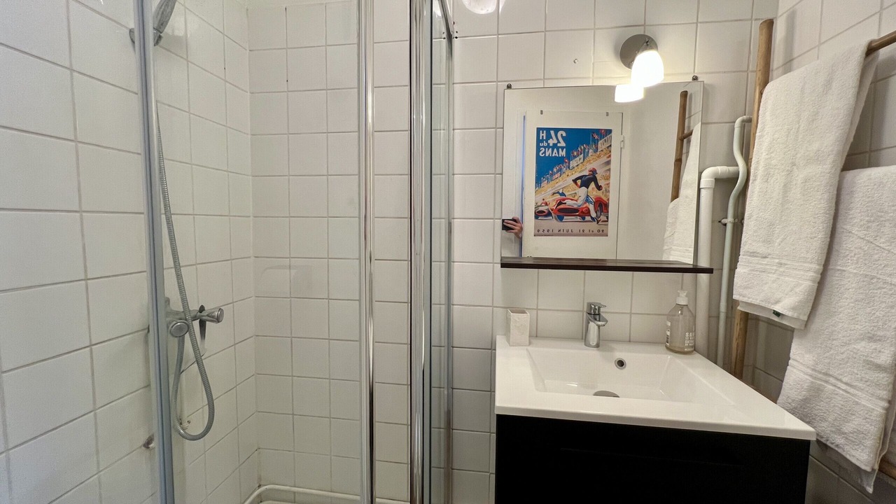 Photo of Bathroom in Liberation