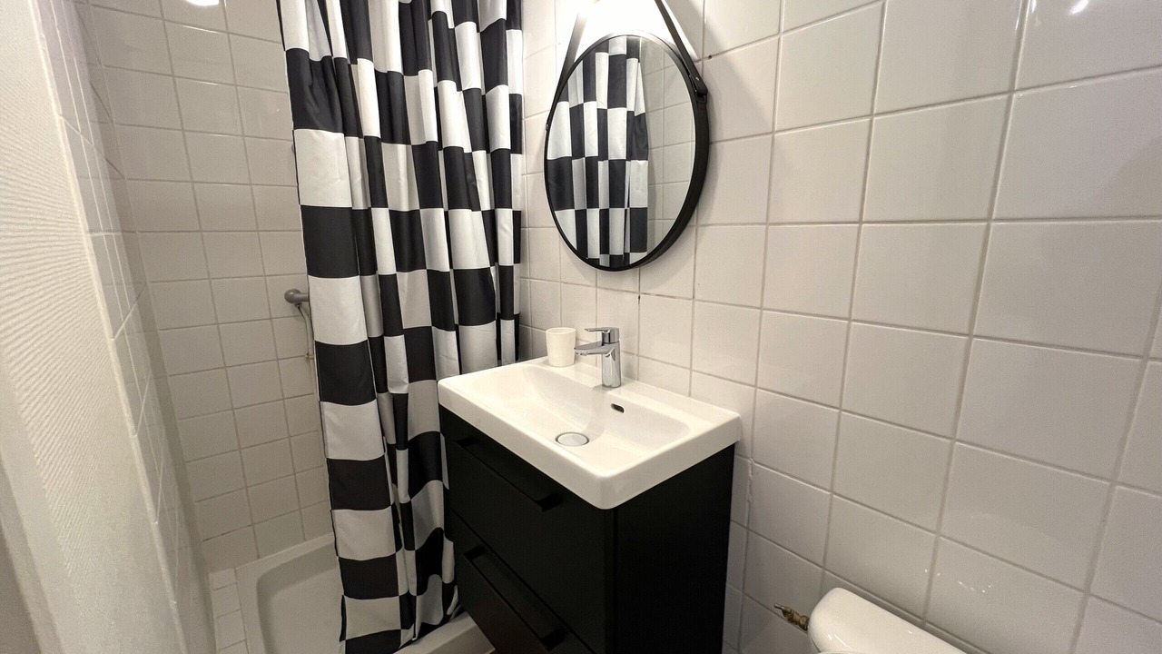 Photo of Bathroom in Liberation