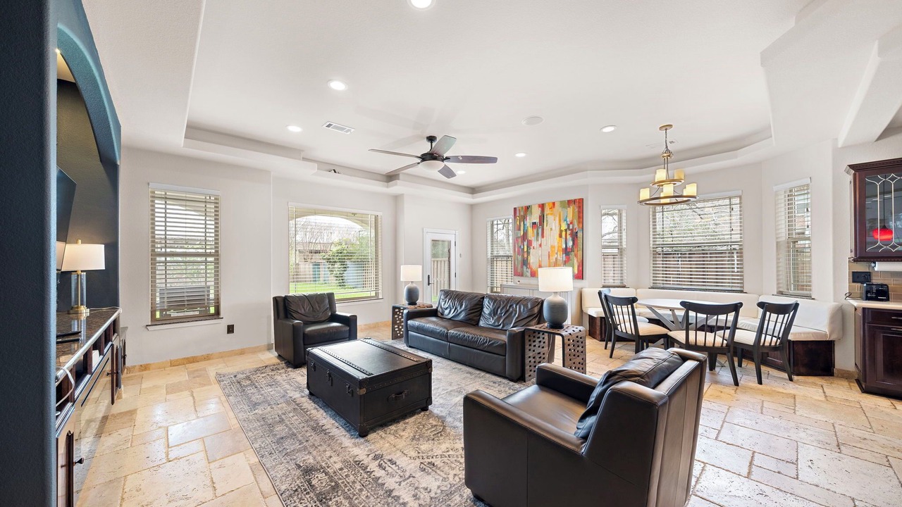Photo of Livingroom in Willow Meadows/Willowbend Area