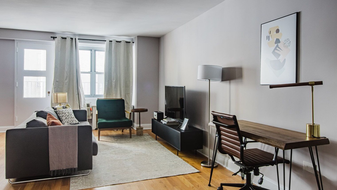 Photo of Livingroom in Manhattan Valley