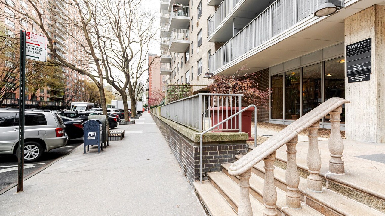 Photo of Outdoor in Manhattan Valley