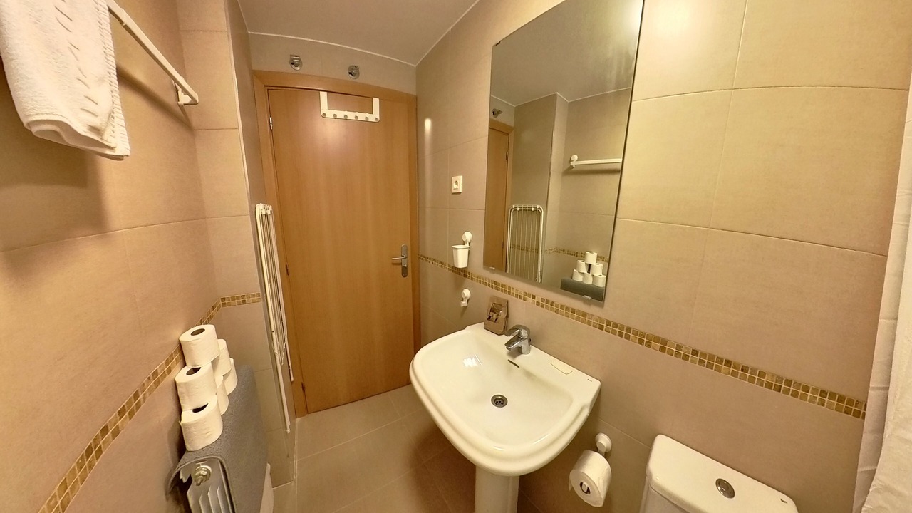 Photo of Bathroom in Escarrilla