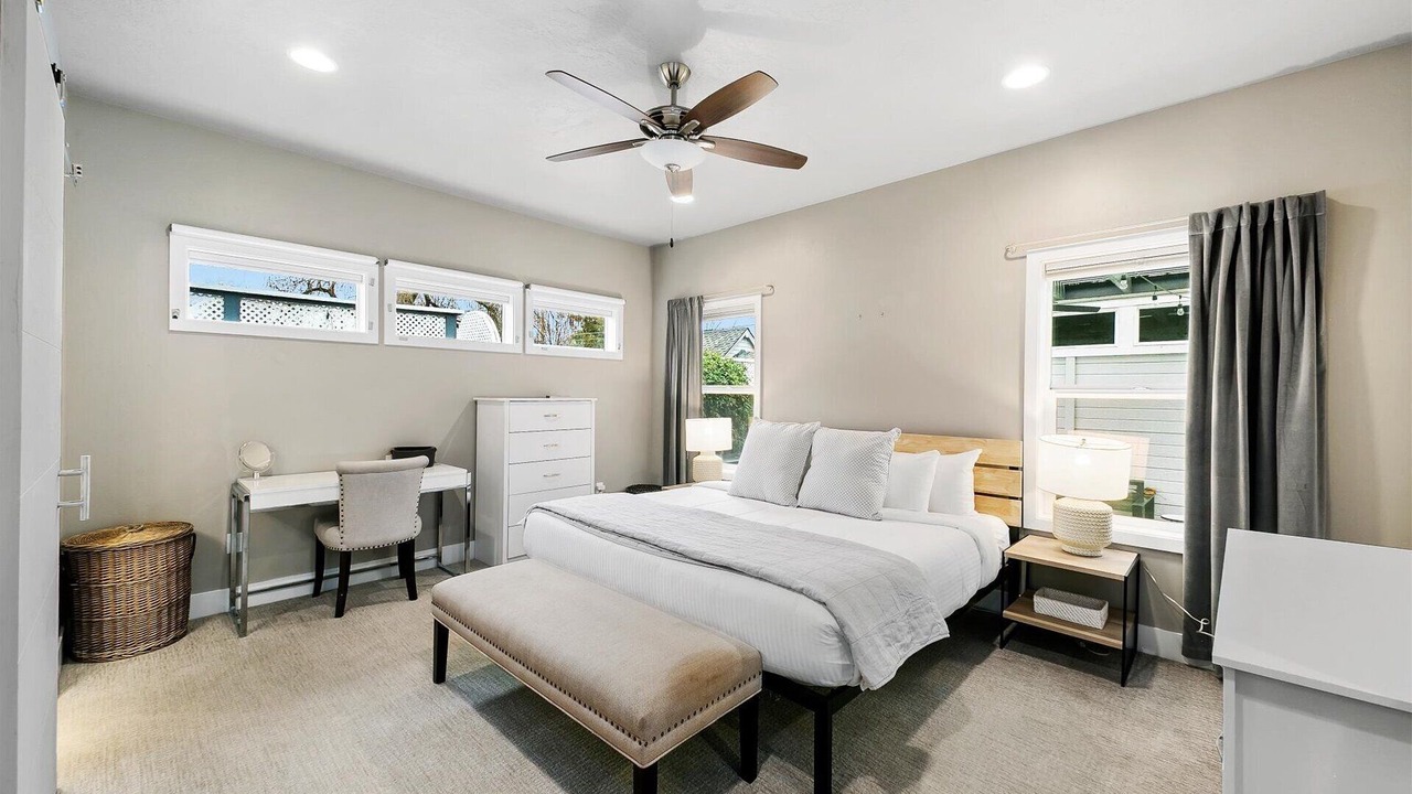 Photo of Bedroom in Sunset