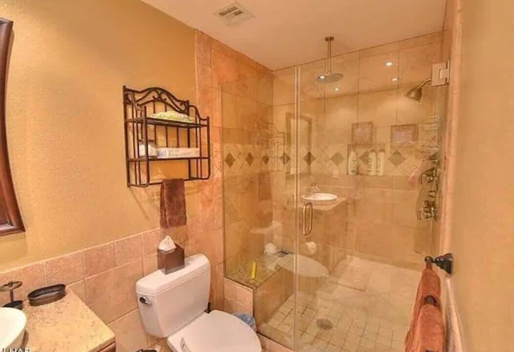 Photo of Bathroom in Moovalya Keys