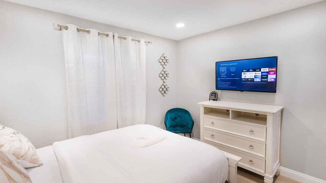 Photo of Bedroom in Lemon Grove
