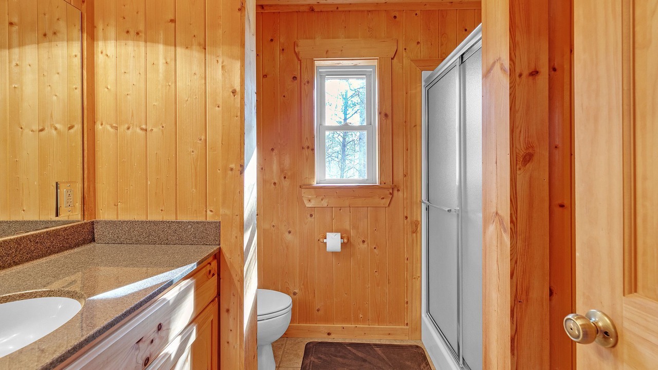 Photo of Bathroom in Sweetbriar Farms