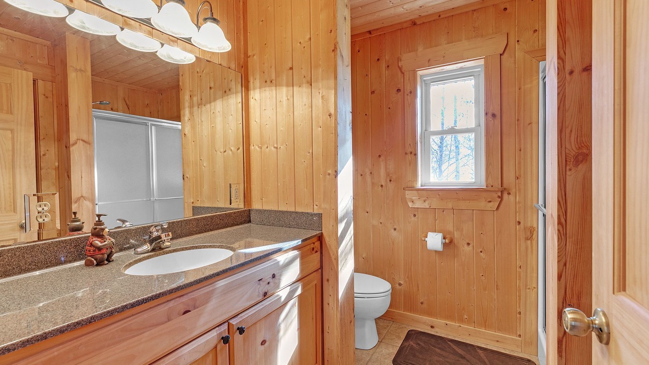 Photo of Bathroom in Sweetbriar Farms