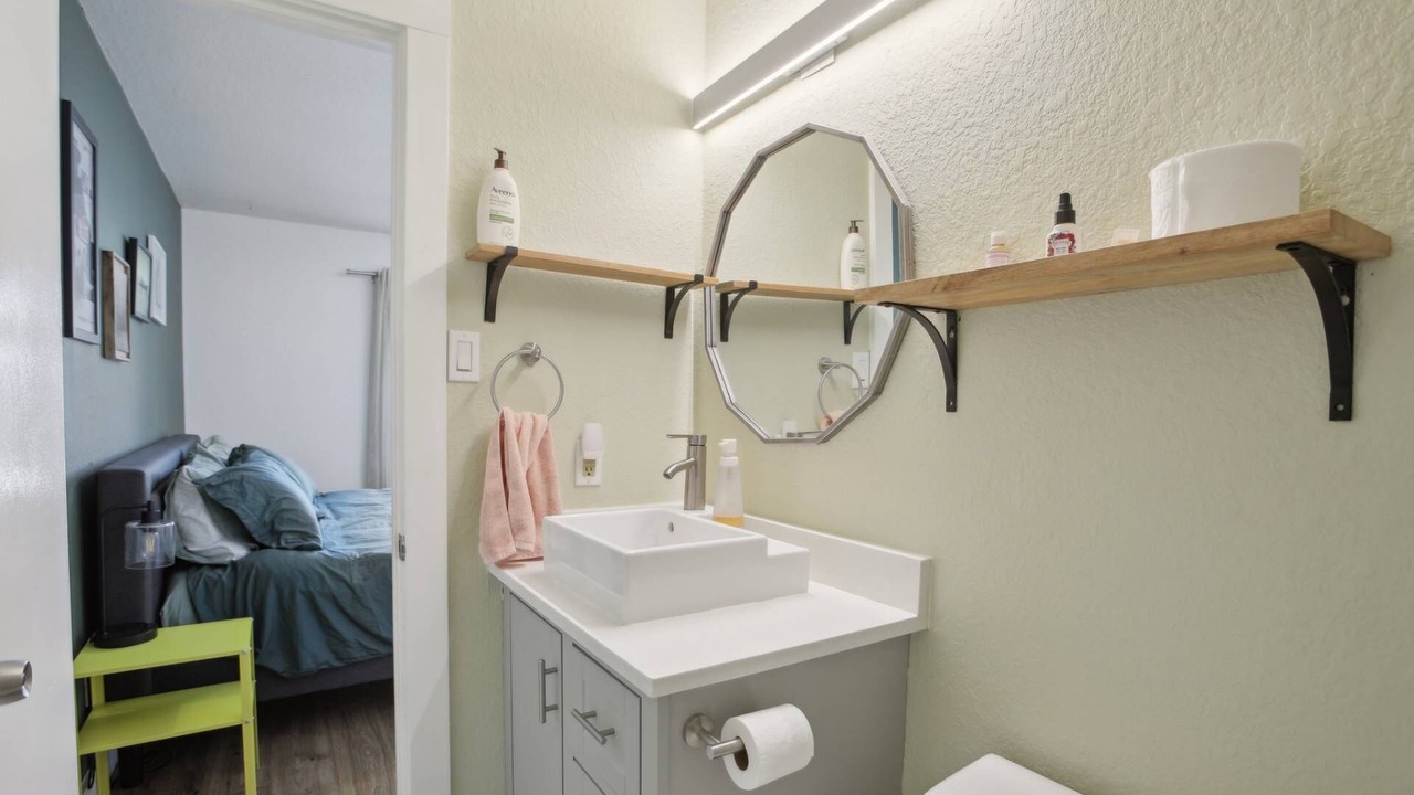 Photo of Bathroom in Blackshear-Prospect Hill