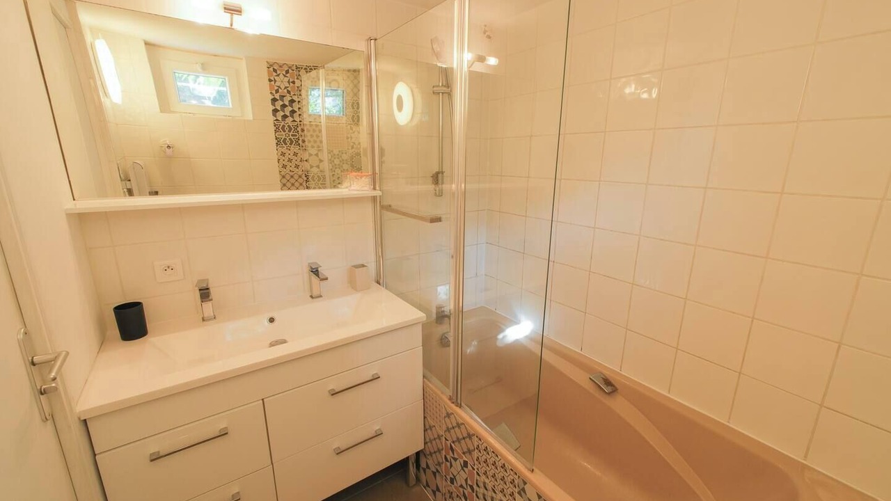 Photo of Bathroom in Sainte-Therese - Quineleu