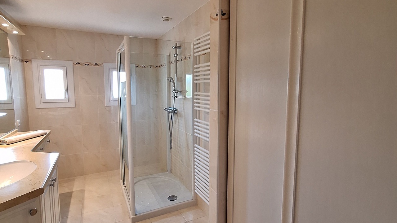 Photo of Bathroom in Cerizay