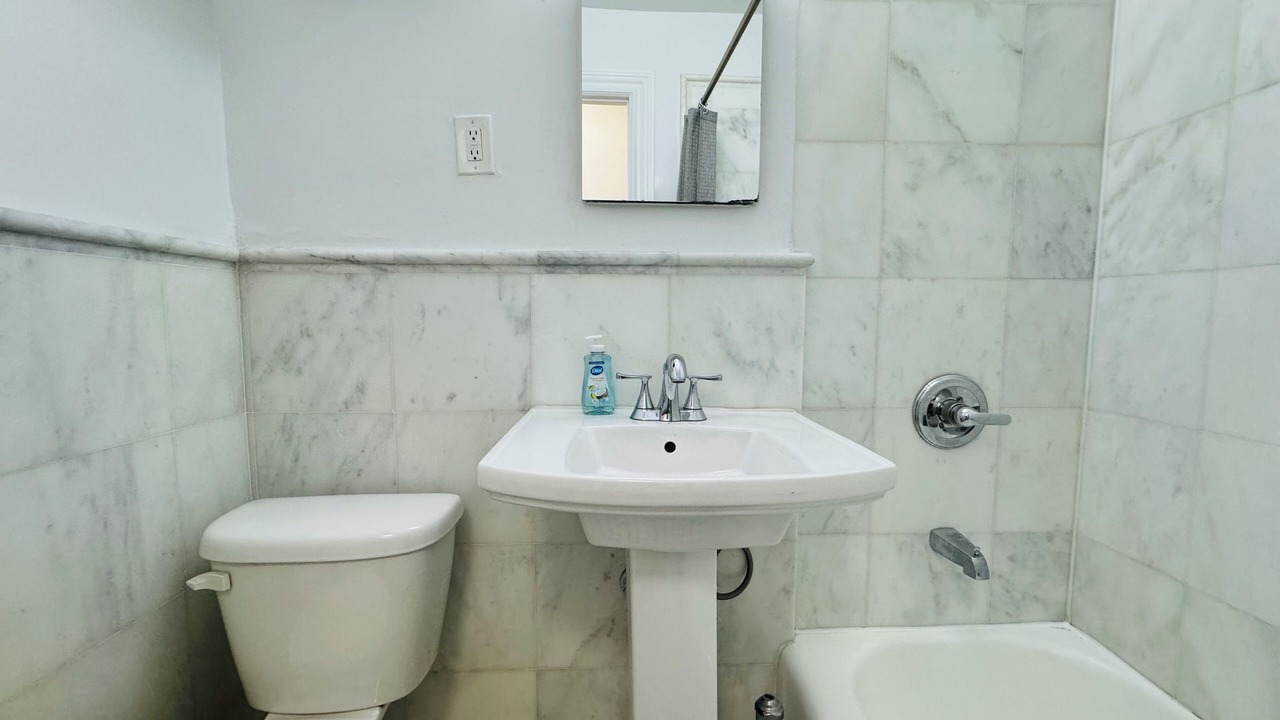 Photo of Bathroom in Lincoln Square