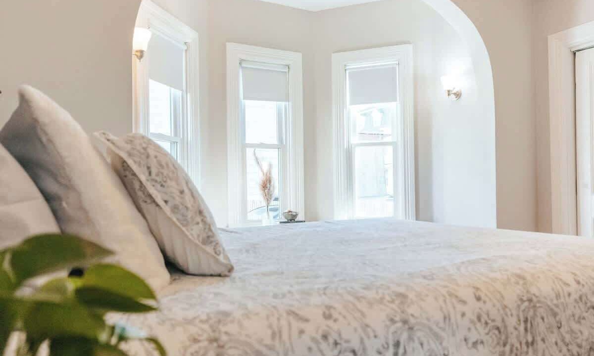 Photo of Bedroom in Off Broadway