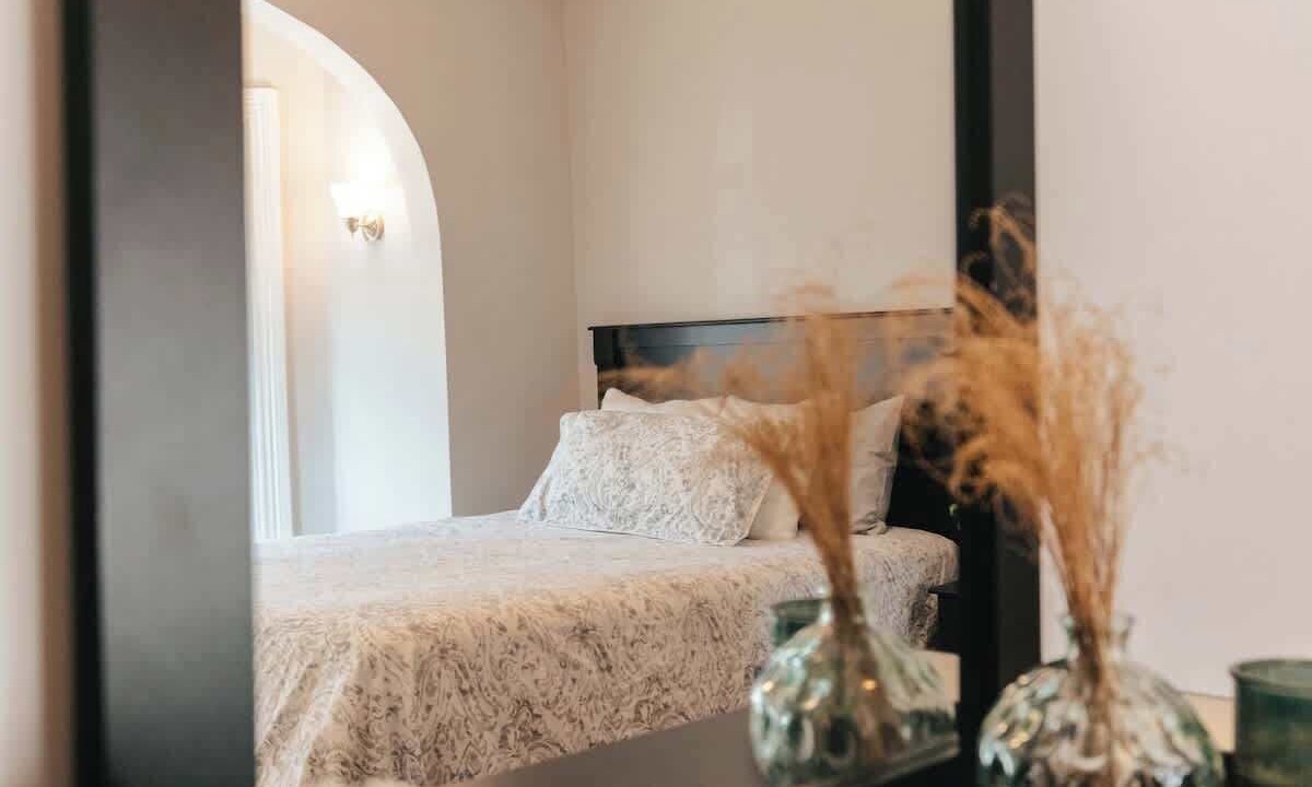 Photo of Bedroom in Off Broadway