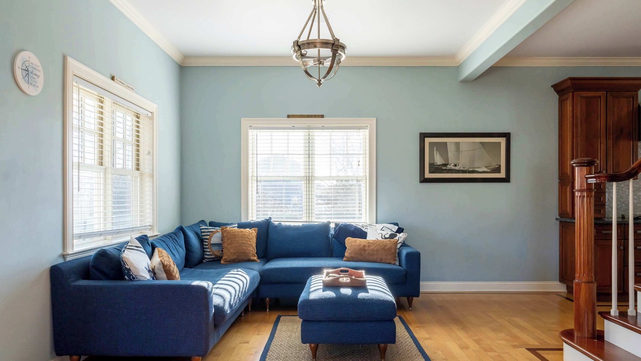 Photo of Livingroom in Easton's Point