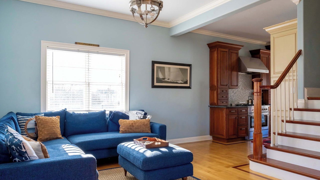 Photo of Livingroom in Easton's Point