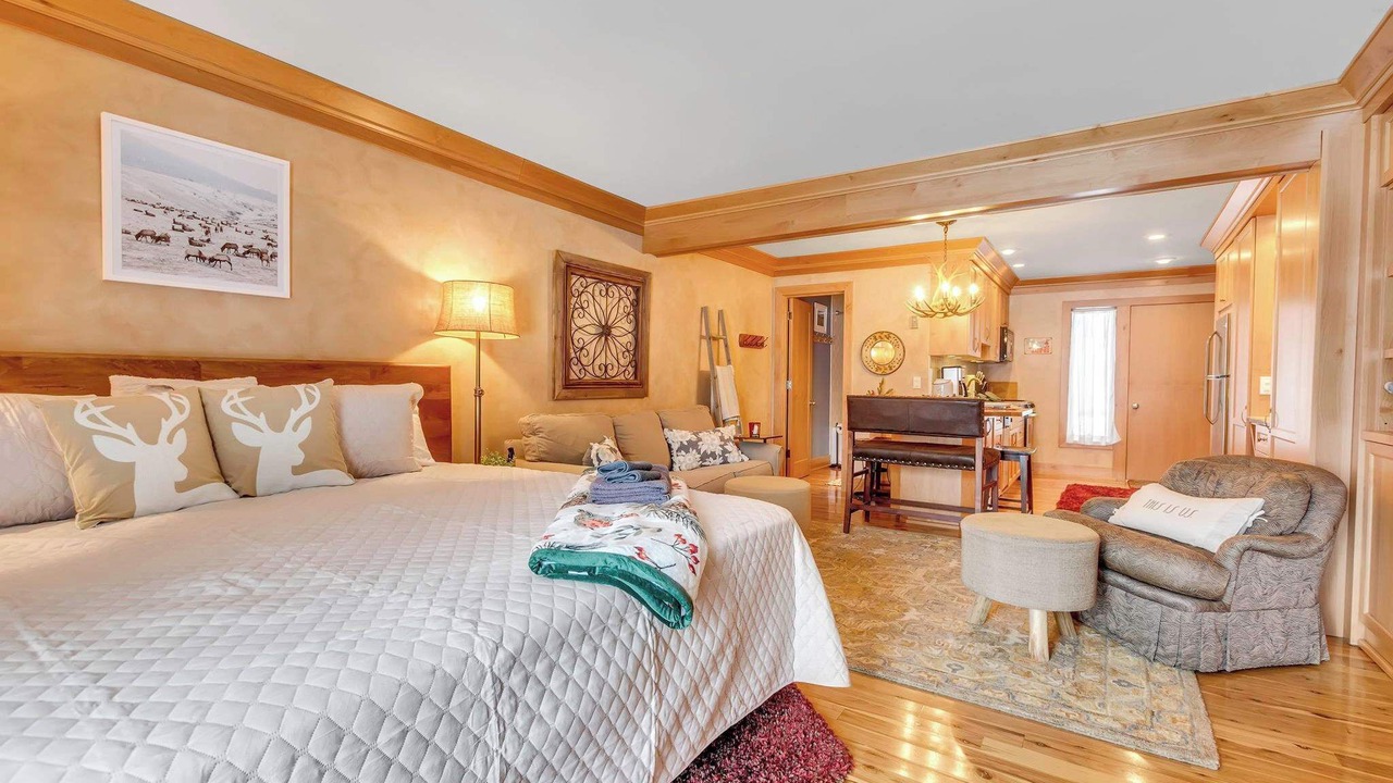 Photo of Bedroom in Ellicottville