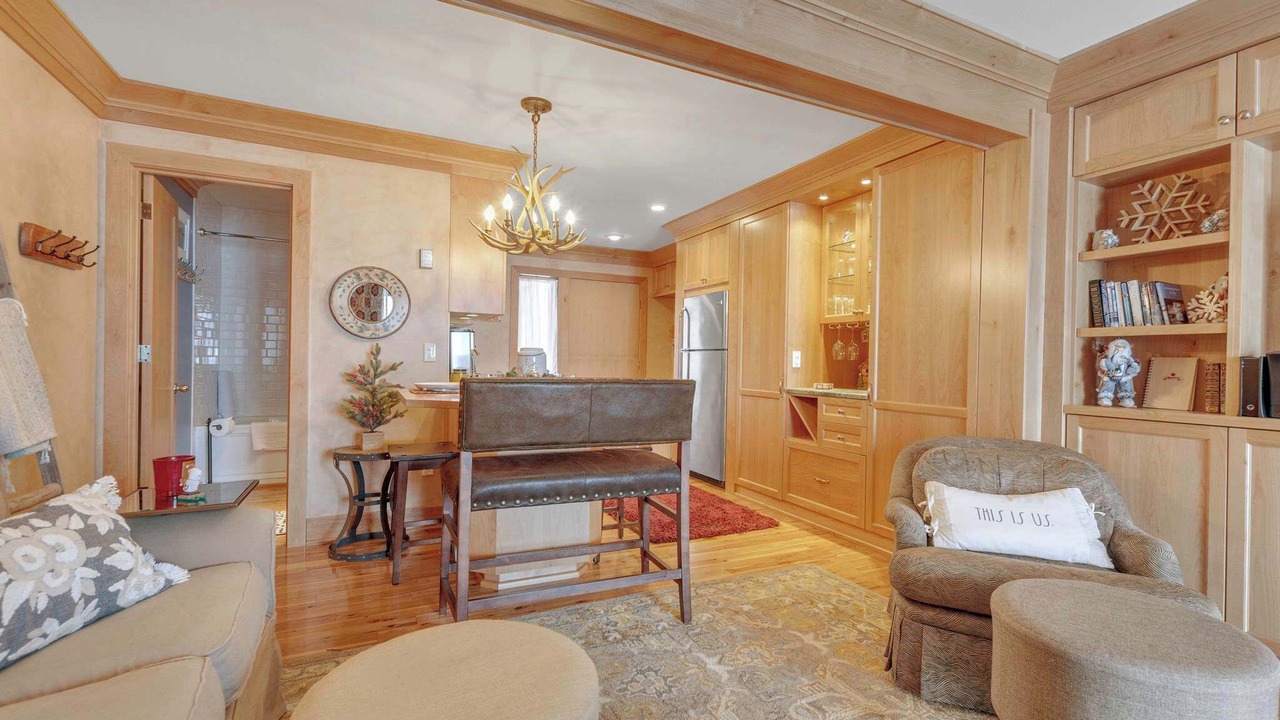 Photo of Livingroom in Ellicottville