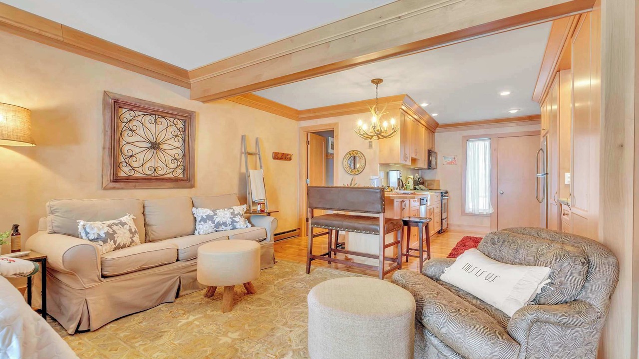 Photo of Livingroom in Ellicottville