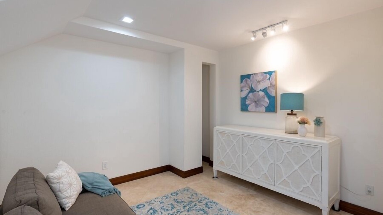 Photo of Others in Waialae Iki Ridge