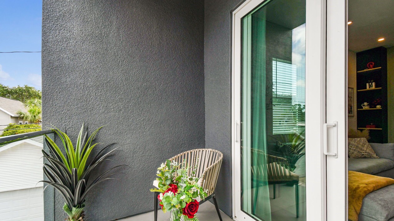 Photo of Patio Balcony in Crescent Lake
