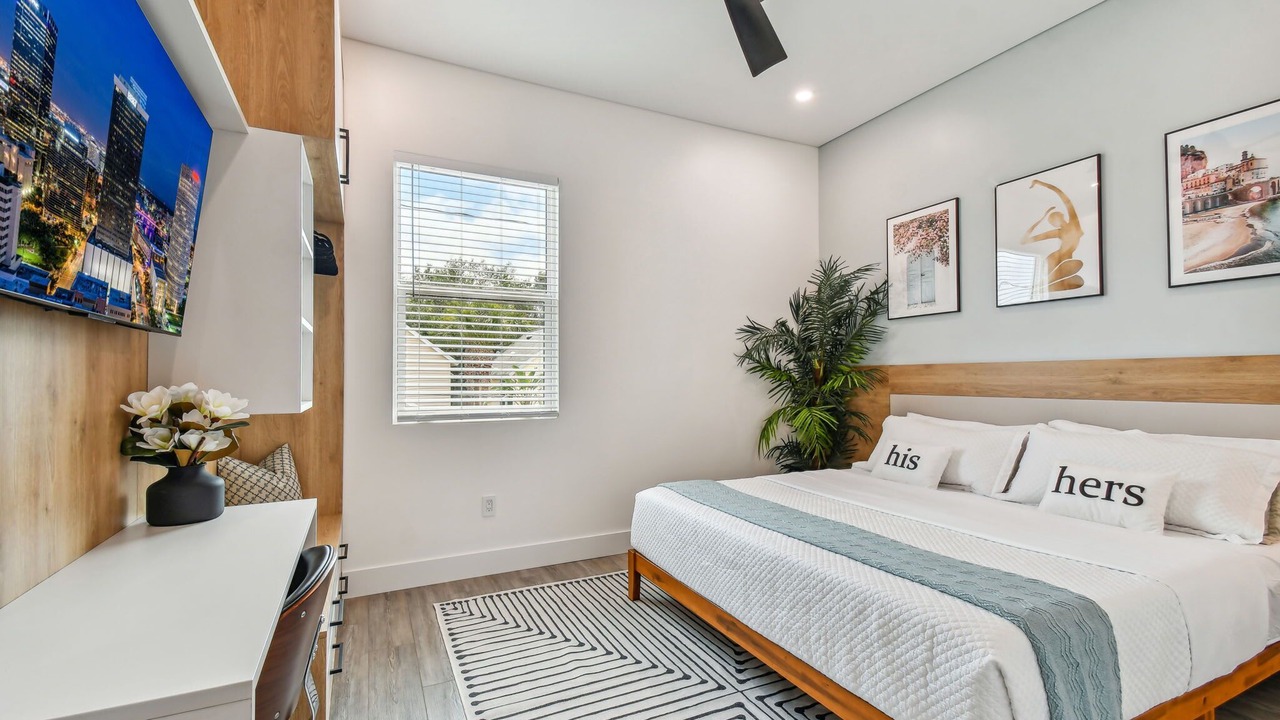 Photo of Bedroom in Crescent Lake