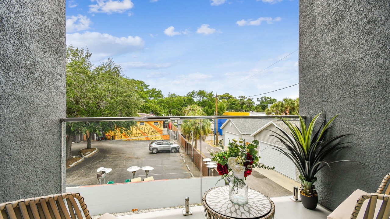 Photo of Patio Balcony in Crescent Lake