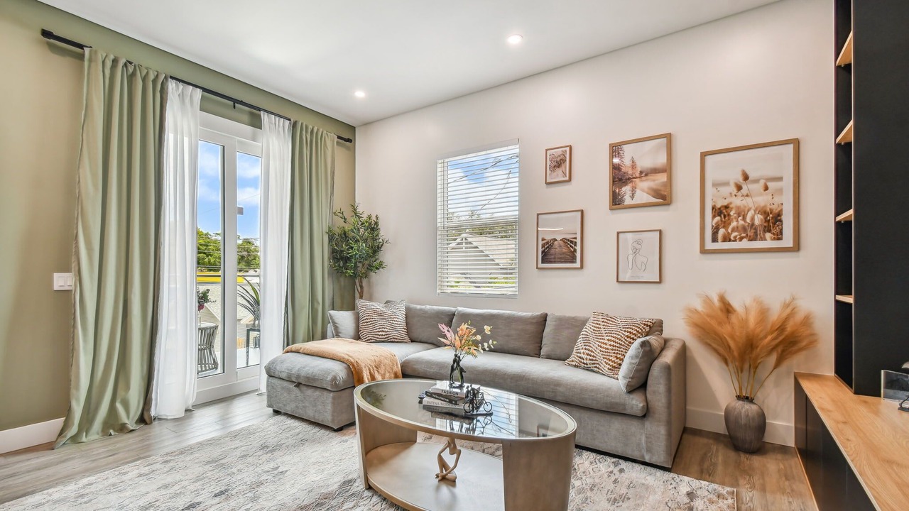 Photo of Livingroom in Crescent Lake